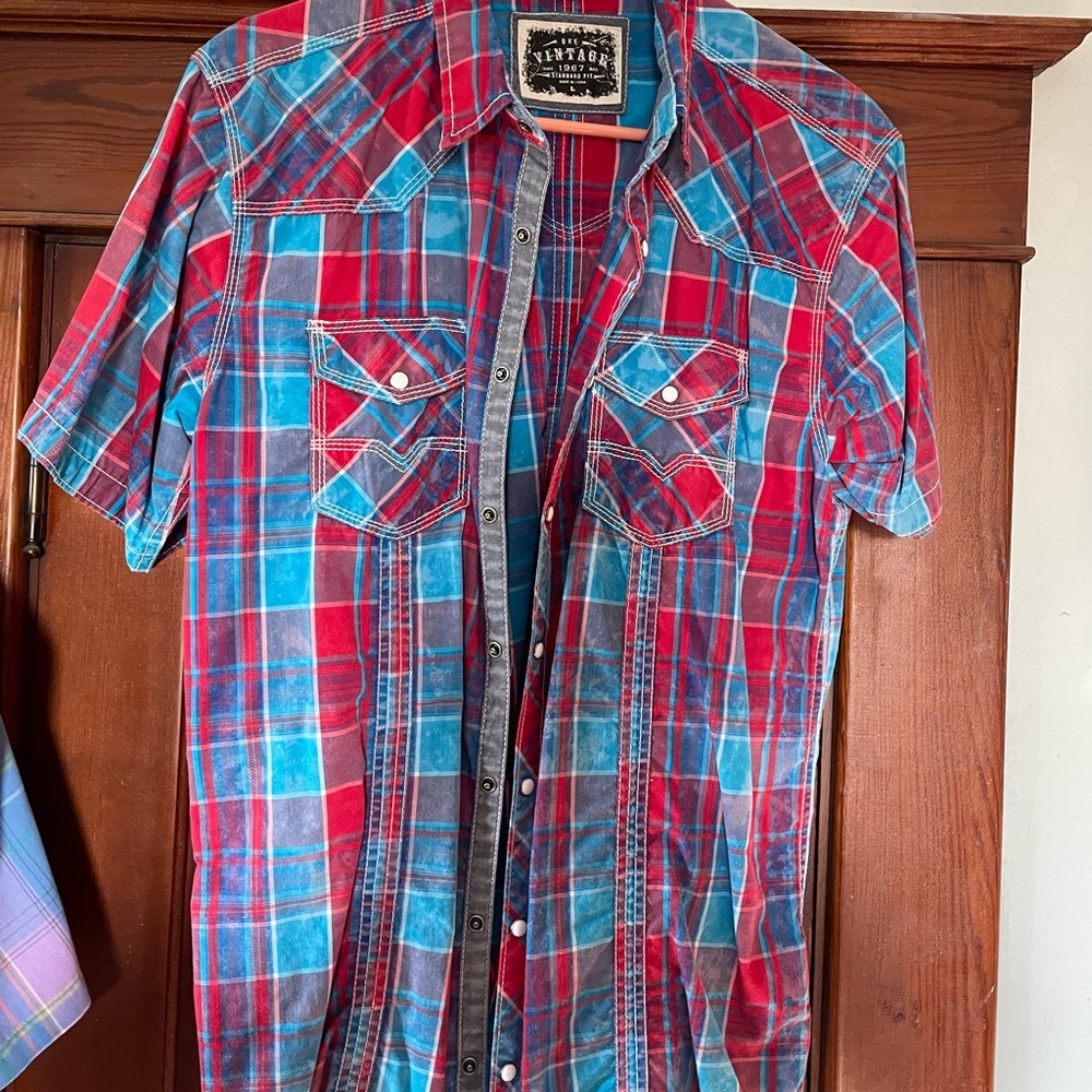 Buckle, Button down short sleeve. Great shape.